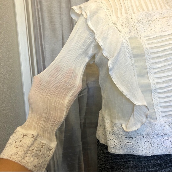 White blouse - Picture 3 of 7